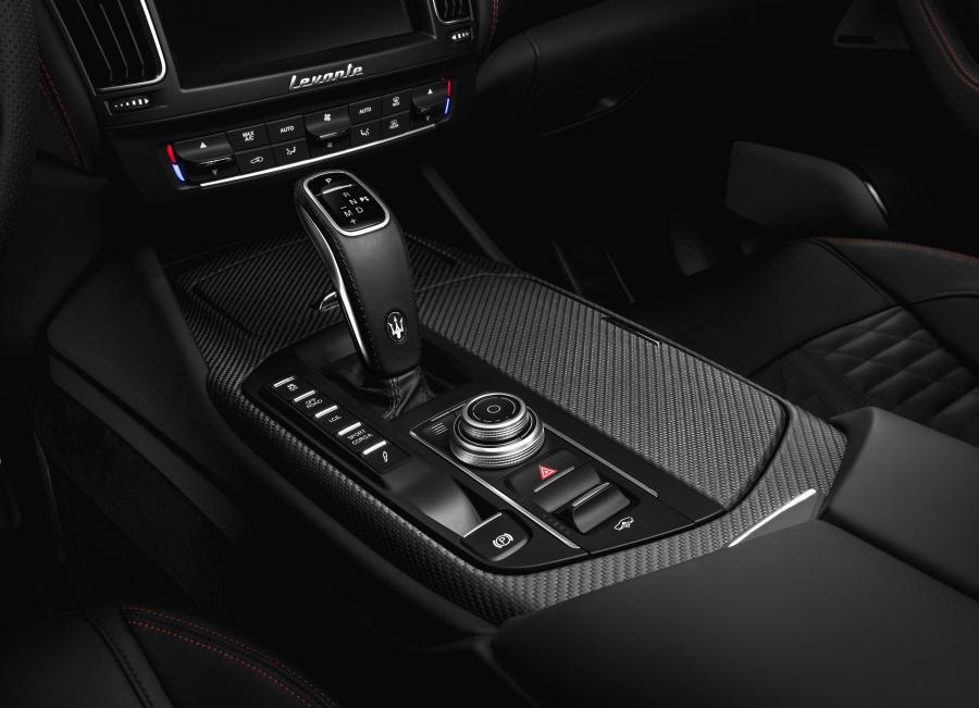  Maserati Levante Trofeo 2018 года  (WW) (фото 27 из 62)